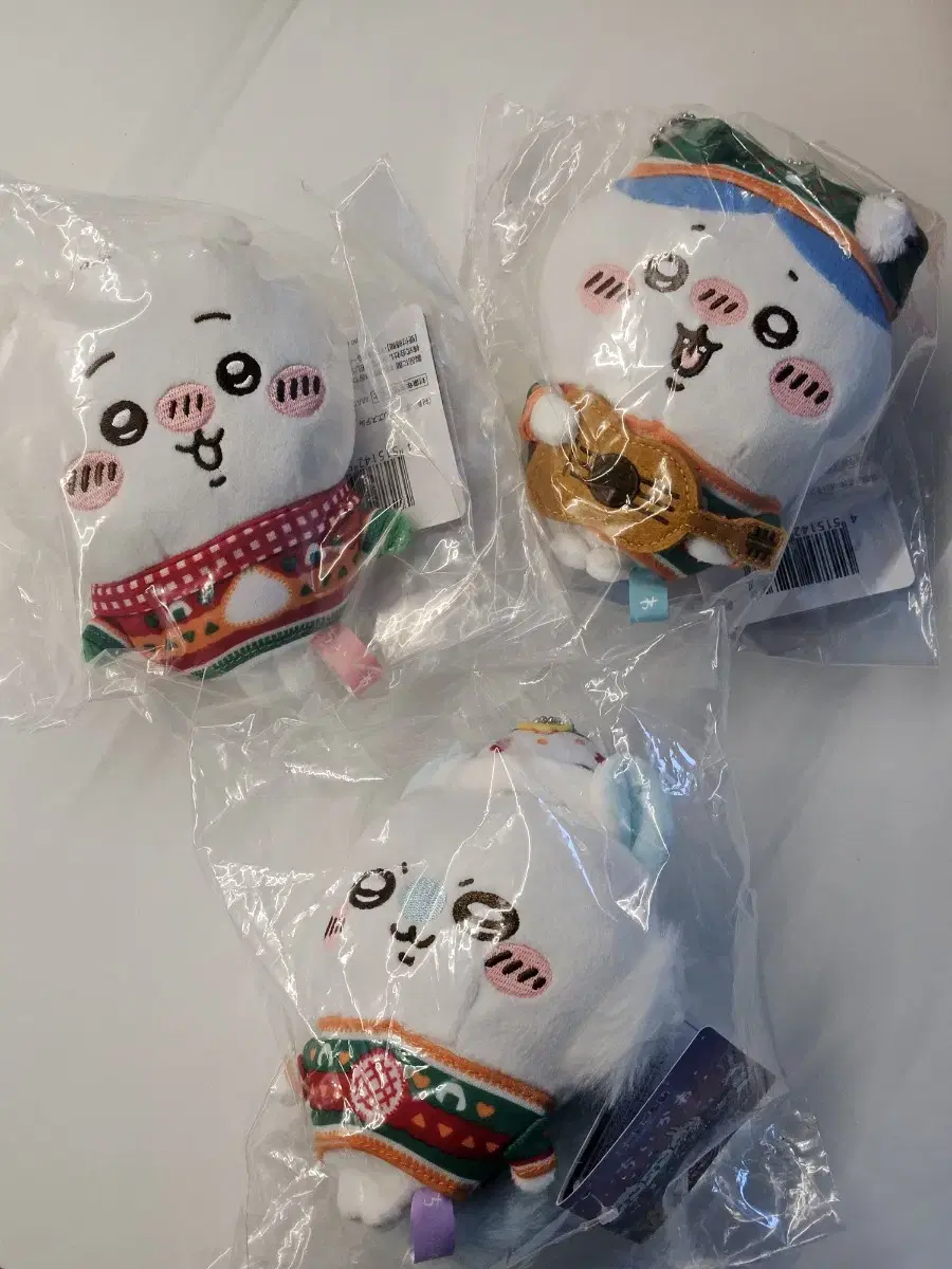 Chiikawa 7-Eleven Christmas Kuji D Prize (Chiihachimomonga)