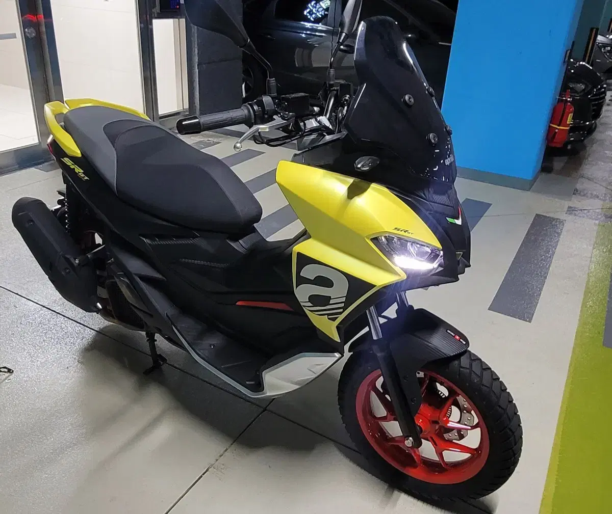 [부산] 24년식 ABS 아프릴리아 SR GT 125  srgt 스쿠터