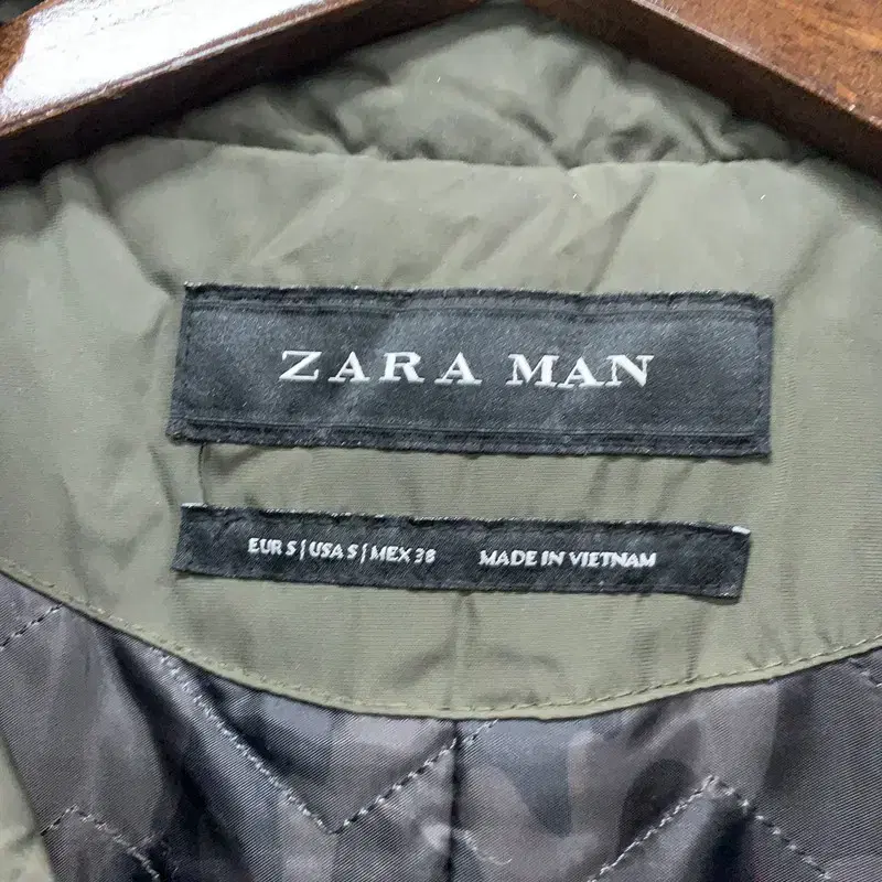 자라 ZARA 카키 바람막이 롱자켓 95 G01306