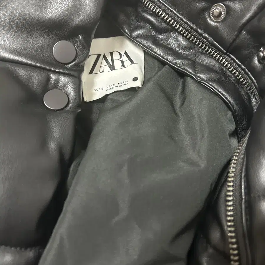 자라 zara 에코레더패딩 숏패딩