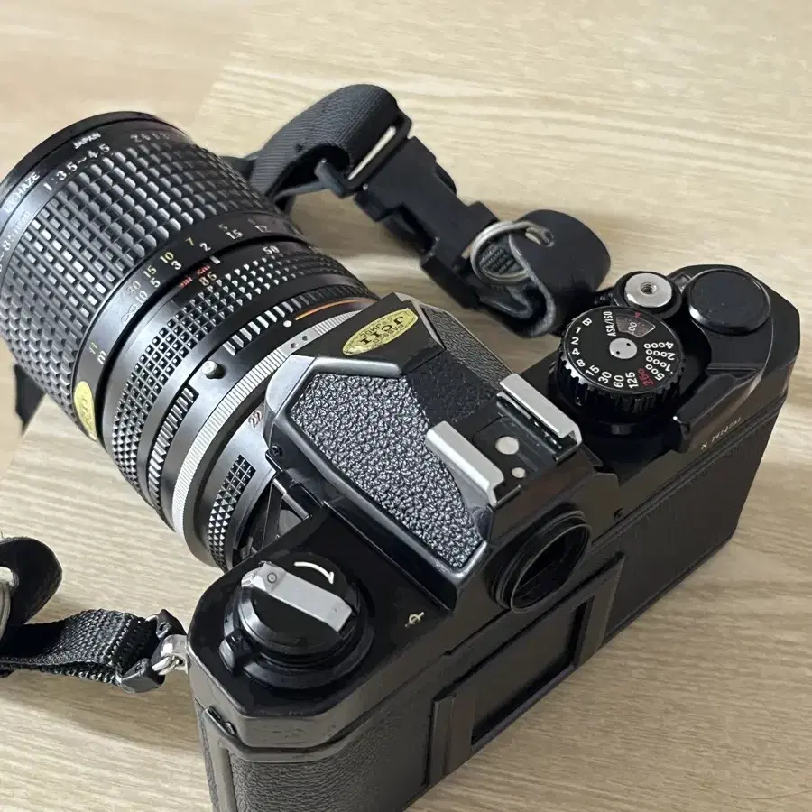 니콘 fm2 카메라 +가방+ 렌즈  Z00m-NIKKOR 62mm 2가