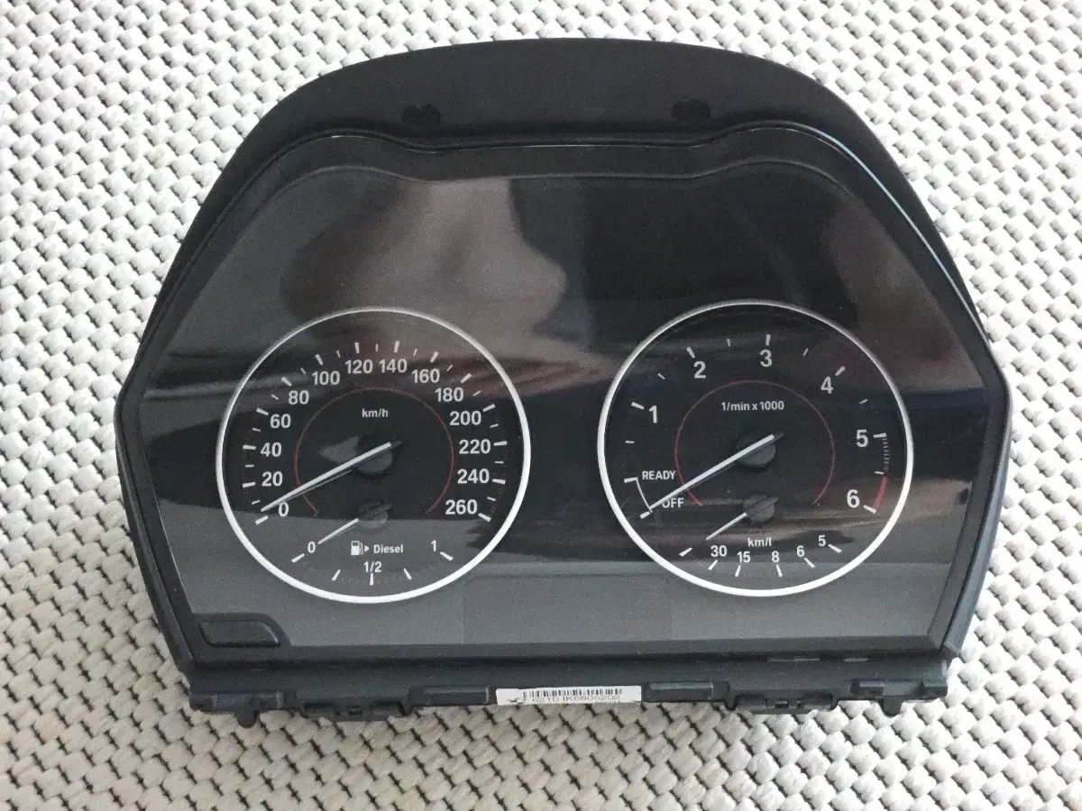 BMW 118D (F20) instrument panel, jogshuttle with 20,000 keys
