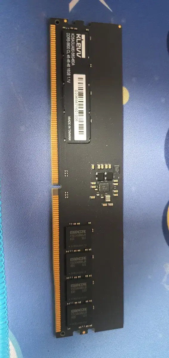 klevv ddr5 5600 32기가 팝니다.