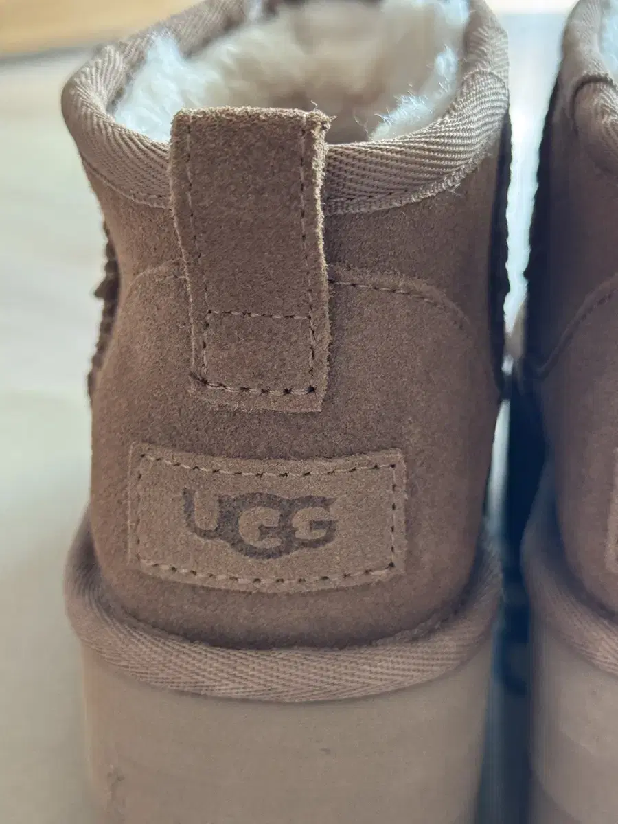 미국 어그 ugg 신세계인터네셔널 정품 울트라 미니 플랫폼 체스트넛 us