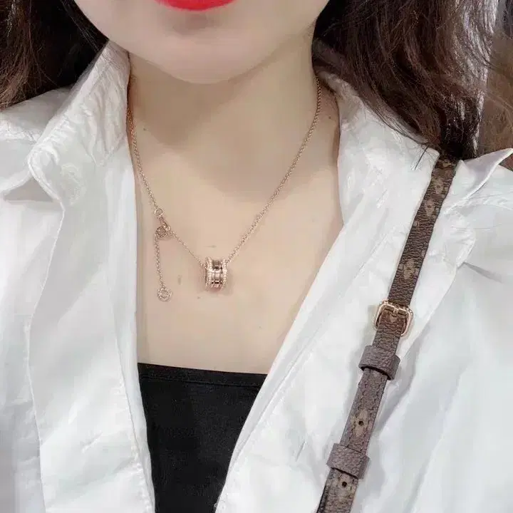 BVLGARI  불가리  스프링 목걸이