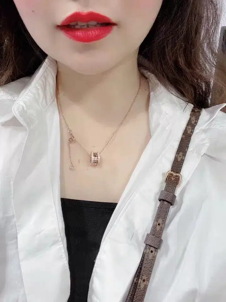 BVLGARI  불가리  스프링 목걸이