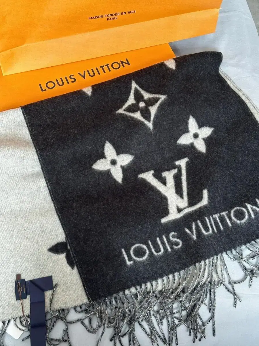 루이비통 louis vuitton 캐시미어 양면 머플러