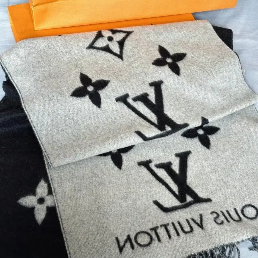 루이비통 louis vuitton 캐시미어 양면 머플러