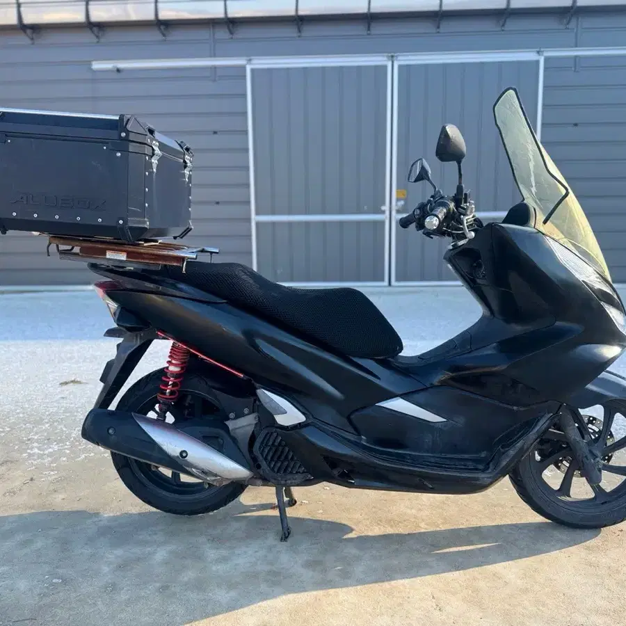 20년식 혼다 PCX125 4만Km 깔끔한 차량 판매합니다.