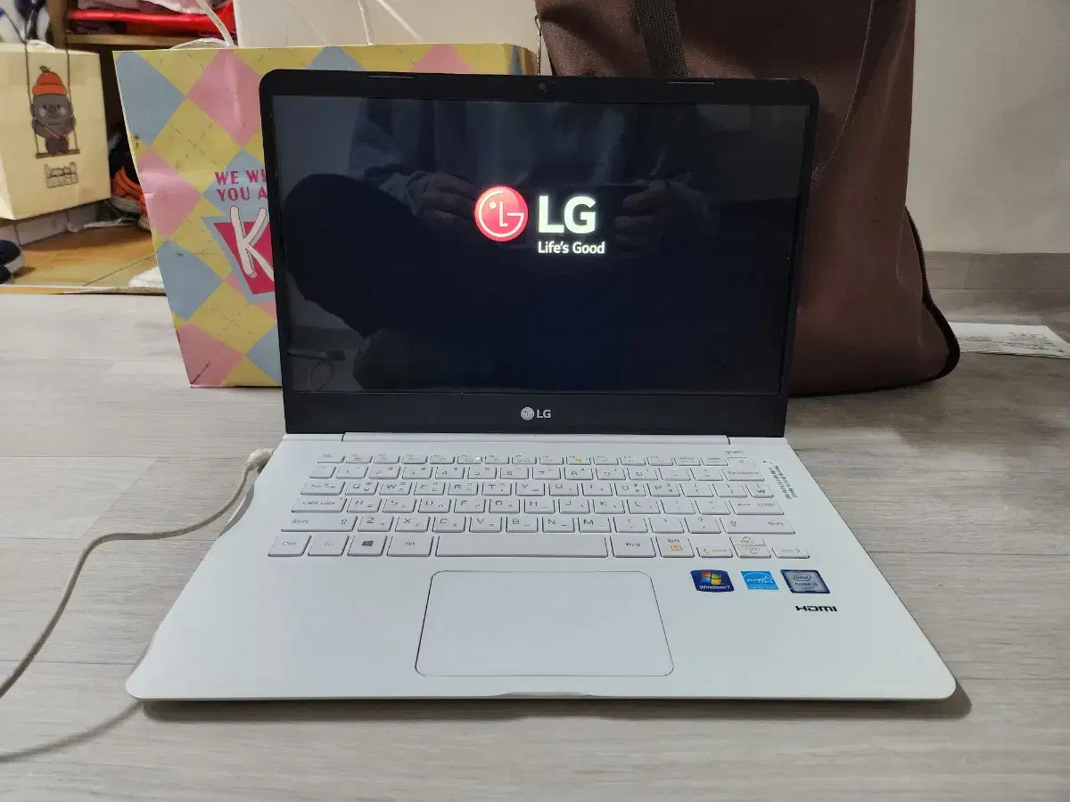 부품용 LG 그램 I5 6세대 노트북/SSD. 충전기 없어요