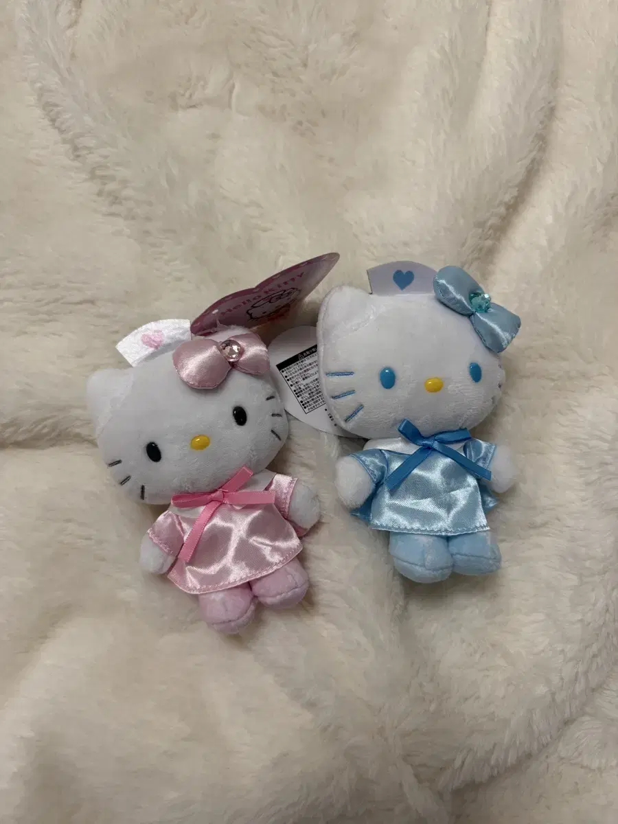 Hello Kitty Nurse doll pink+bloo