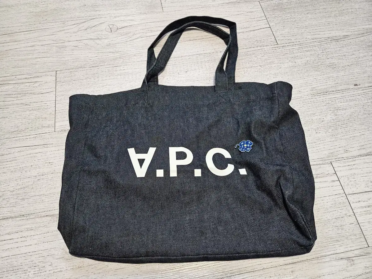 아페쎄(A.P.C.) 다니엘라 토트백 인디고