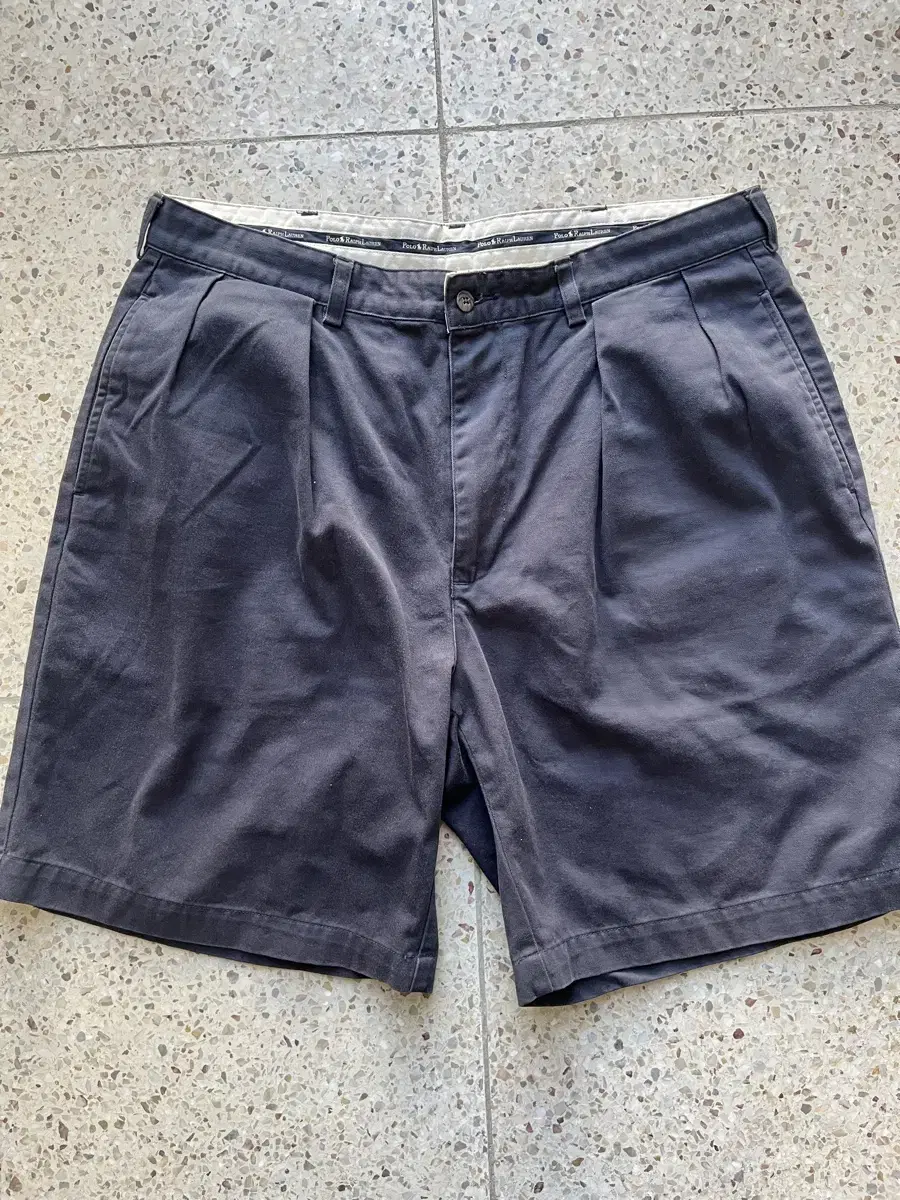 90s Polo Taylor Two-Tuck Chino Shorts 38