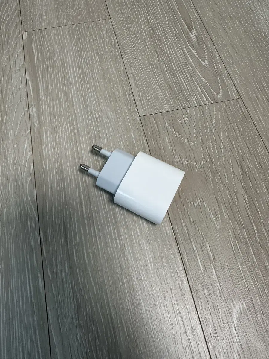 Apple 20W USB-C 전원 어댑터