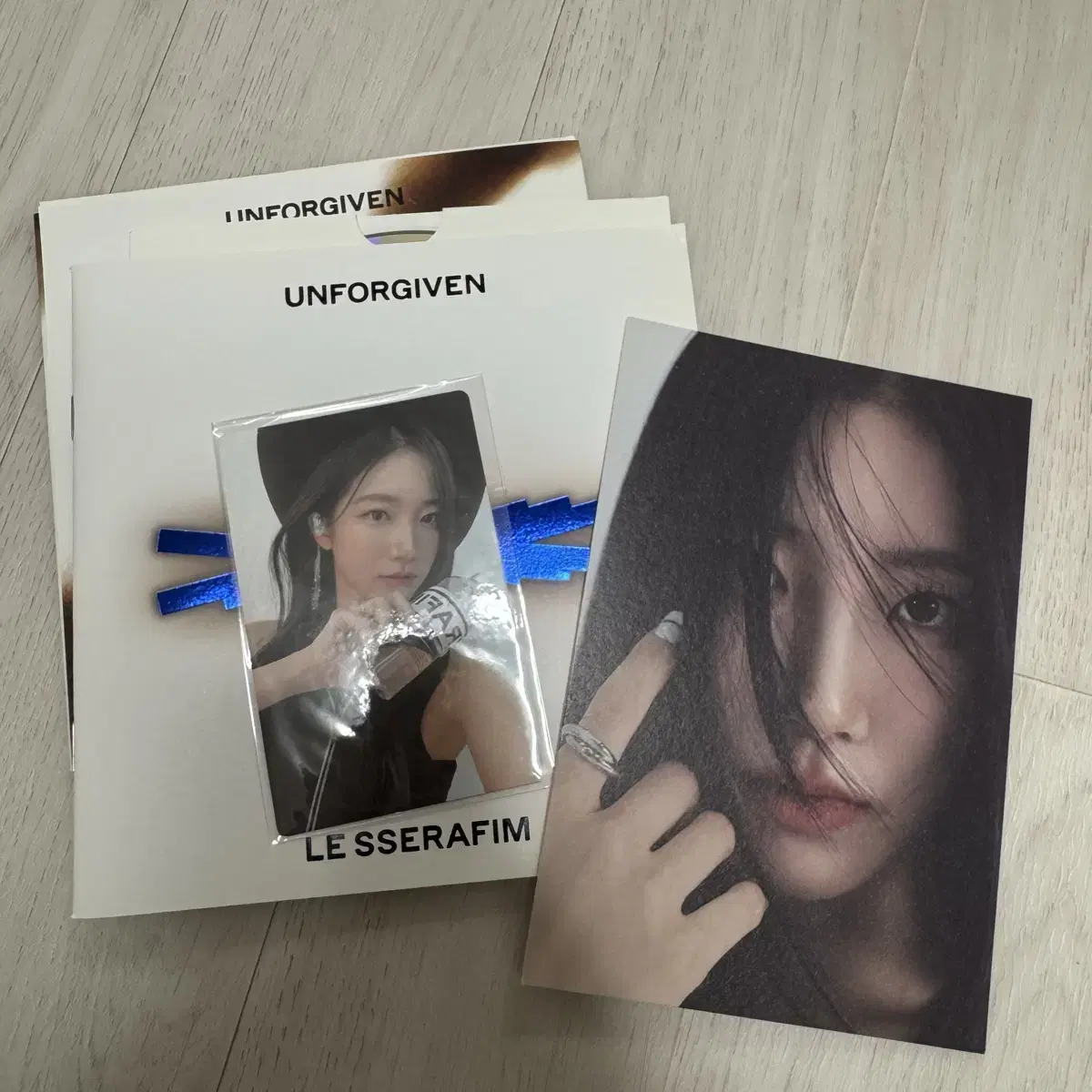 르세라핌 언포기븐 컴팩트 CD 카즈하 버전 판매(포카 포함)