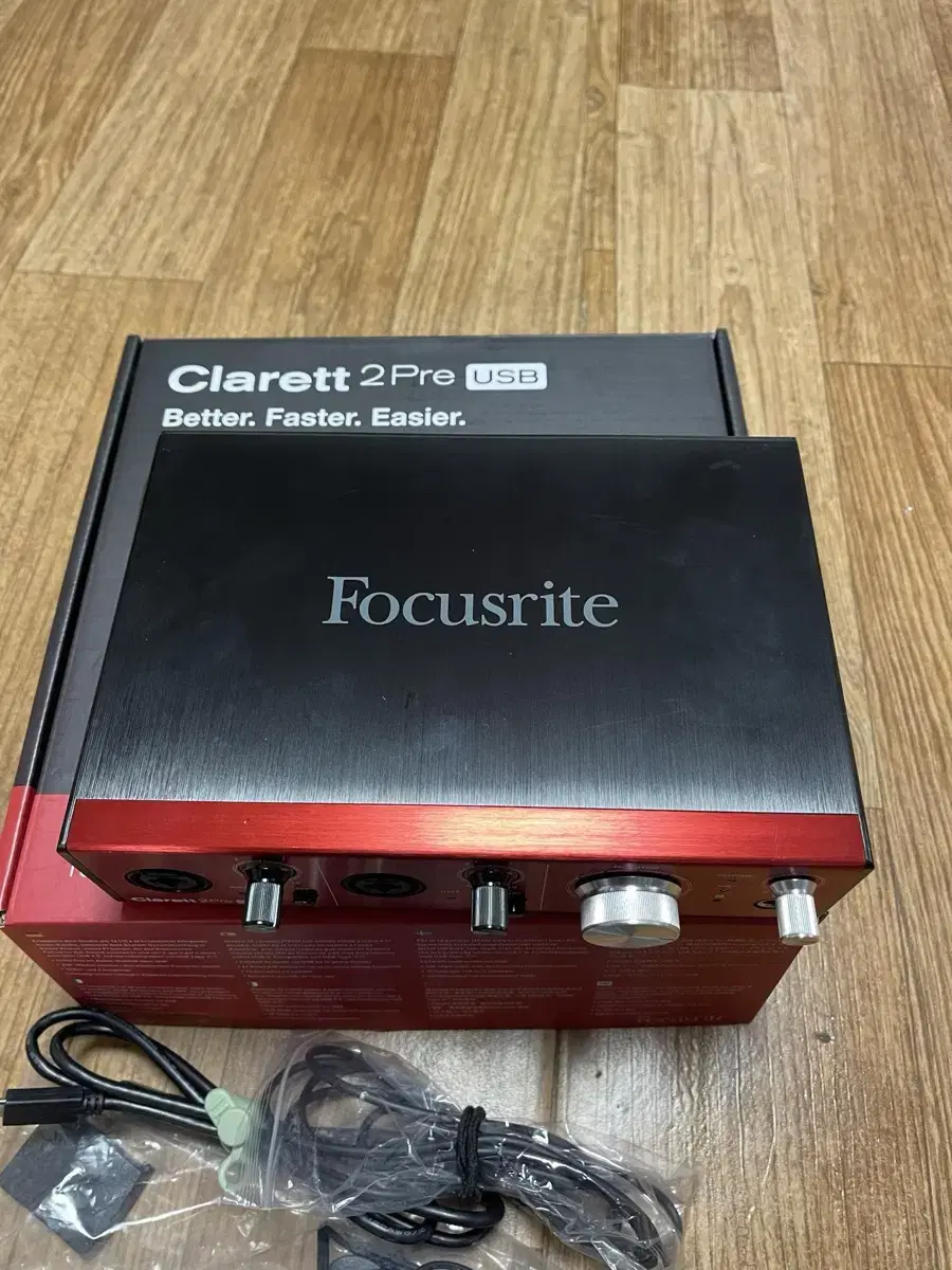 Focusrite Clarett 2Pre USB 오디오 인터페이스 입니다