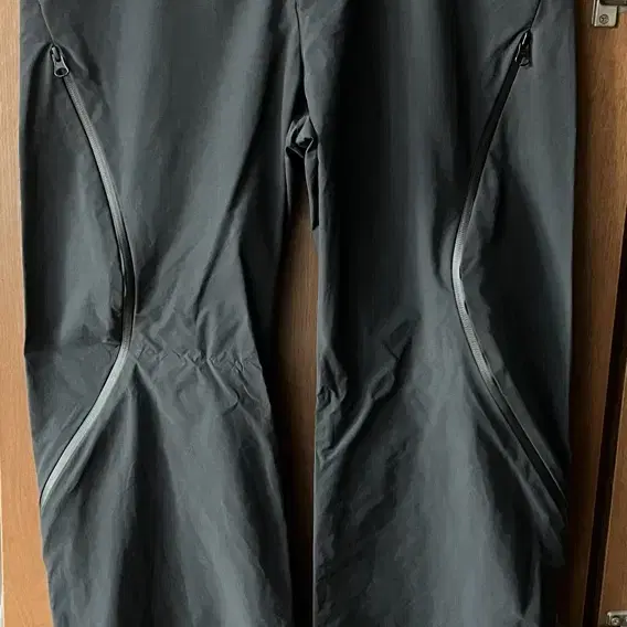 [2] minkimho tron pants (all balck)