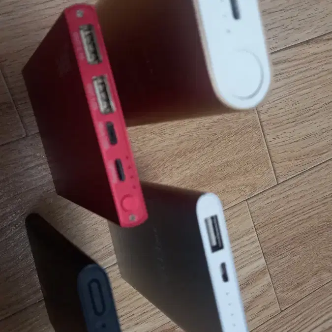 보조배터리 4개 USB 충전지