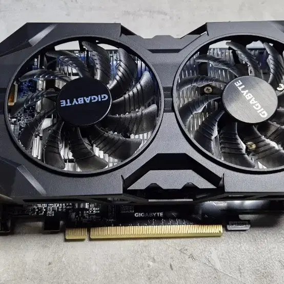 기가바이트 GTX950 2GB