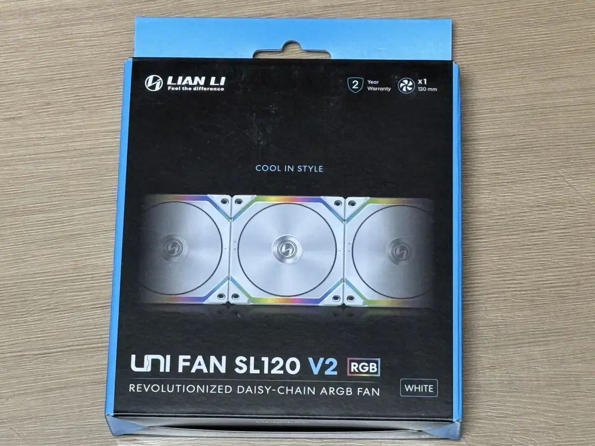 [미개봉] 리안리 UNI FAN SL120 V2 RGB 화이트 120mm