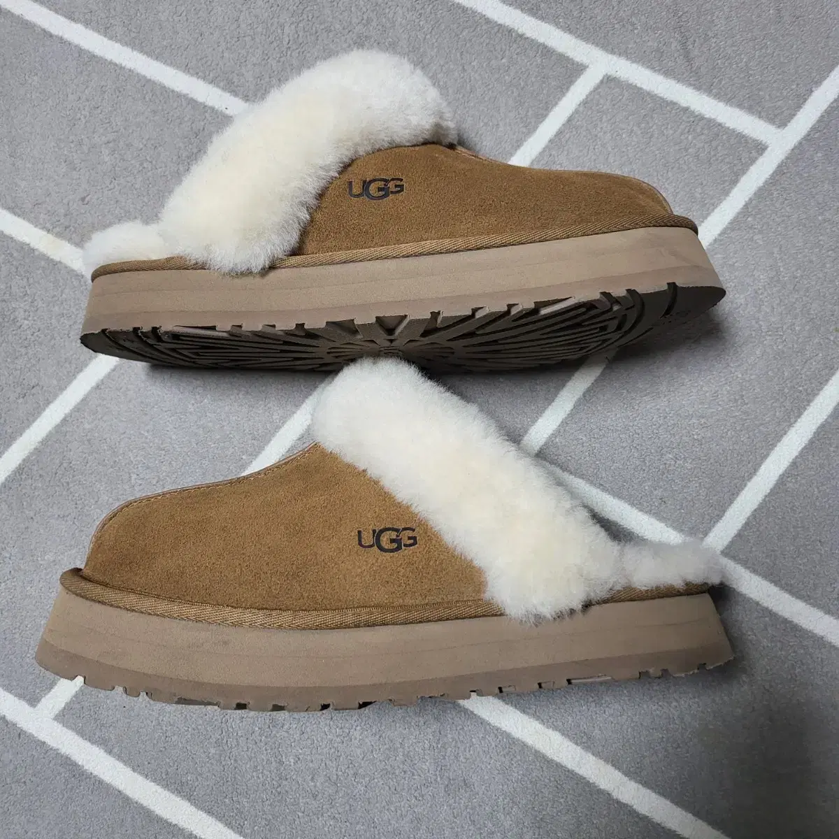 어그 UGG 디스케트 털슬리퍼250