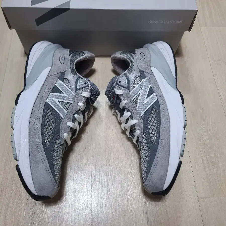 뉴발란스 990v6 그레이 260D