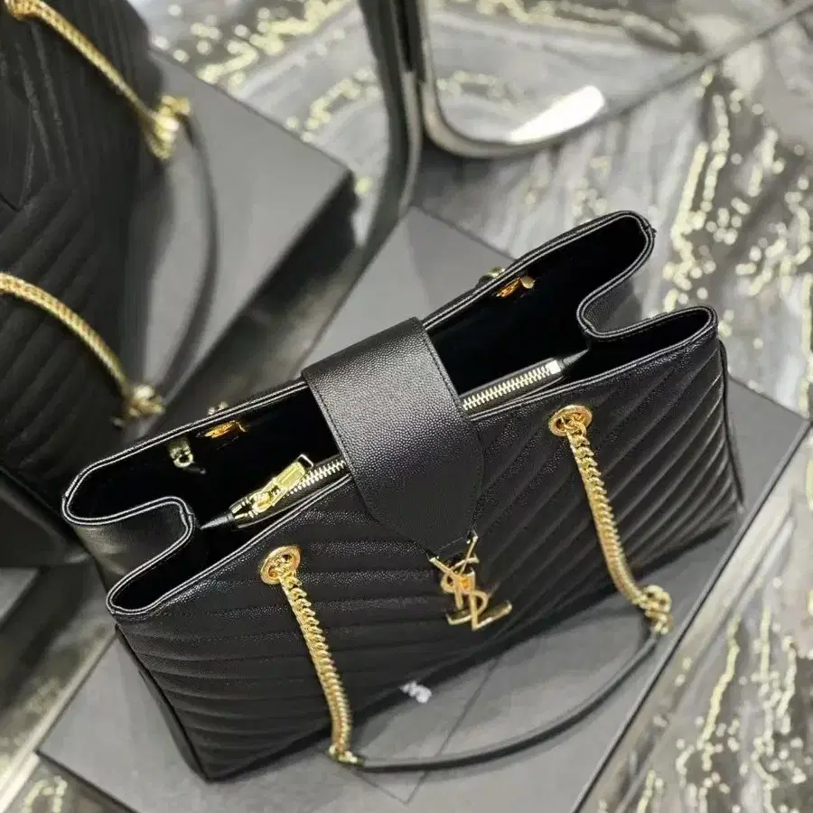 SAINT LAURENT YSL토트 숄더 크로스백33*22*15cm