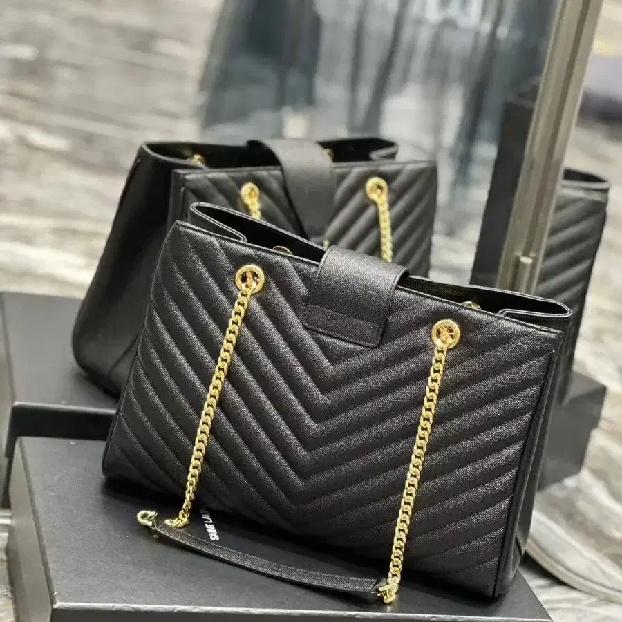 SAINT LAURENT YSL토트 숄더 크로스백33*22*15cm