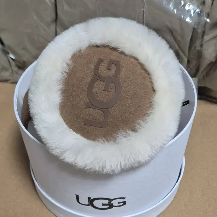 정품 UGG 어그 로고 귀마개