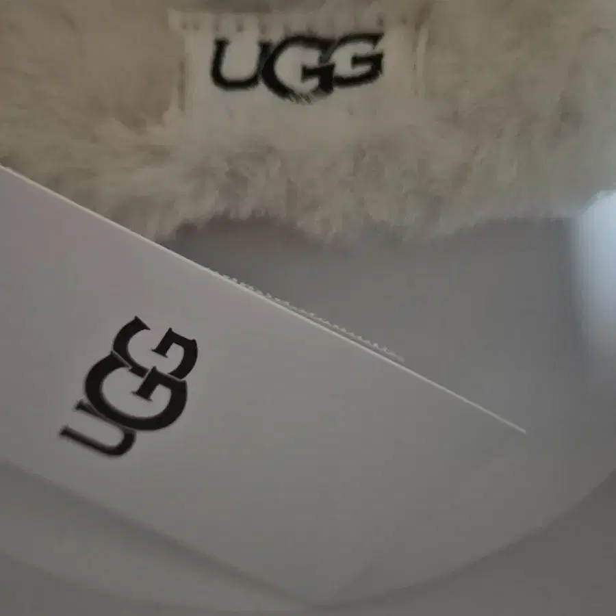 정품 UGG 어그 로고 귀마개