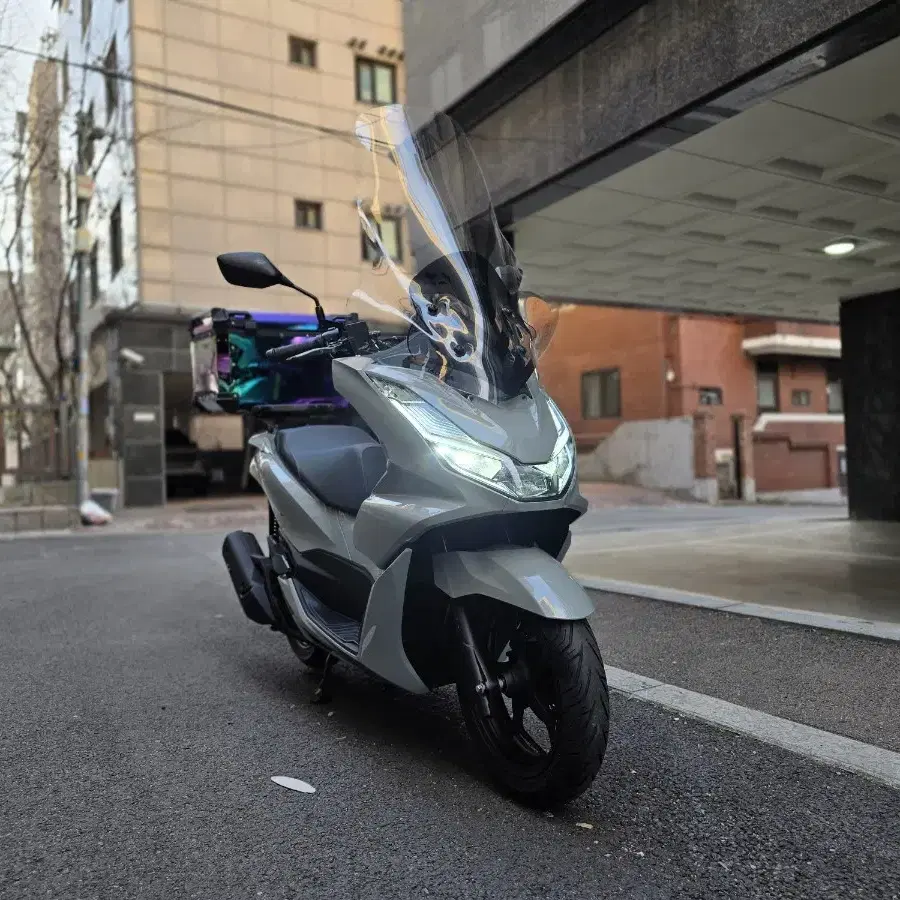 판매완료 2021년식 혼다 PCX125 ABS 펄그레이 S급상태!