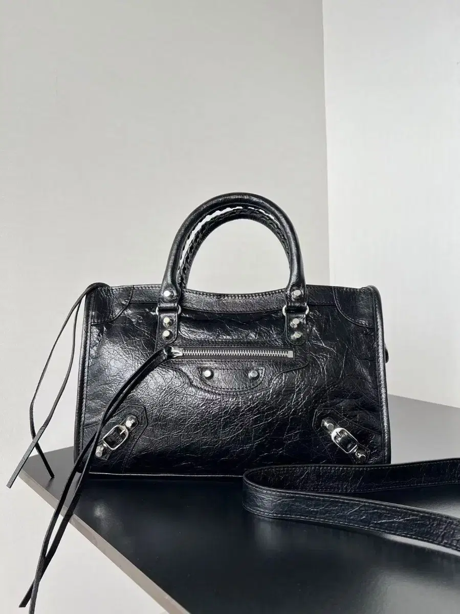 BALENCIAGA S.A.토트 숄더 크로스백29.9*19.1*9.9cm