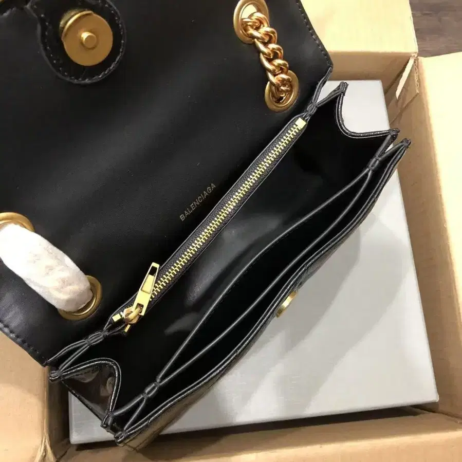 BALENCIAGA S.A.체인 토트 숄더백25*15*9.5cm