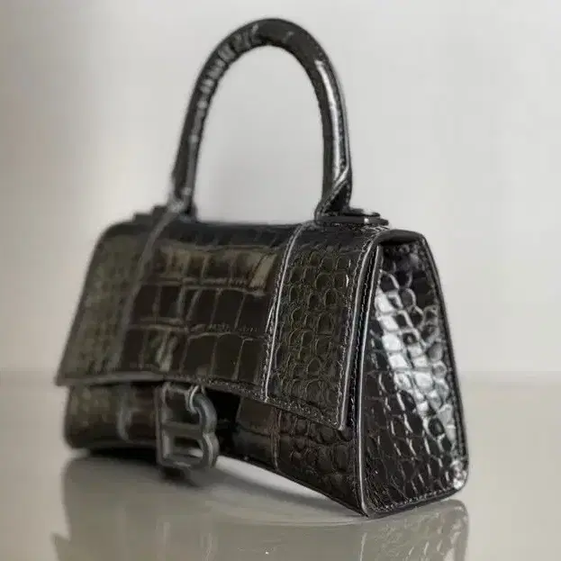 해외 구매 BALENCIAGA모래시계 핸드백19*8*21cm