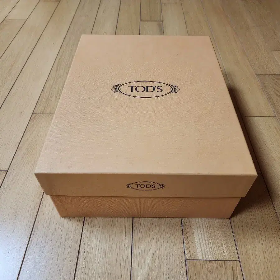 TOD's 버건디 드라이빙 슈즈 로퍼 판매합니다 ( 토즈 미사용품)