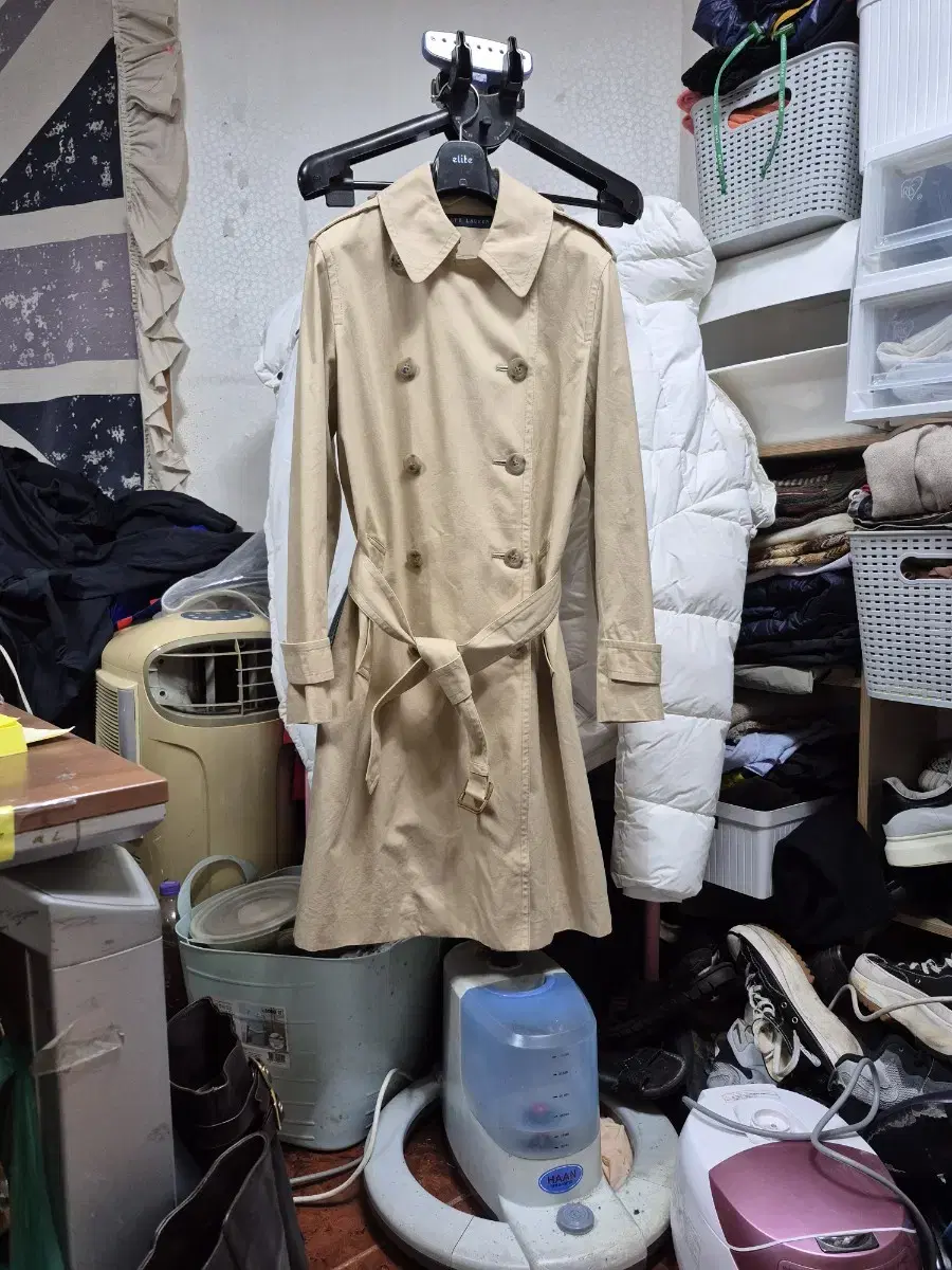 Loren. Ralph Lauren. Trench coat