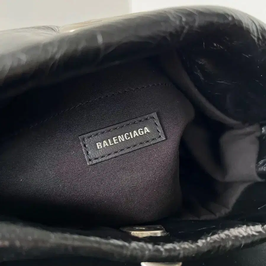 백화점 구매 BALENCIAGA체인 토트 크로스 숄더백