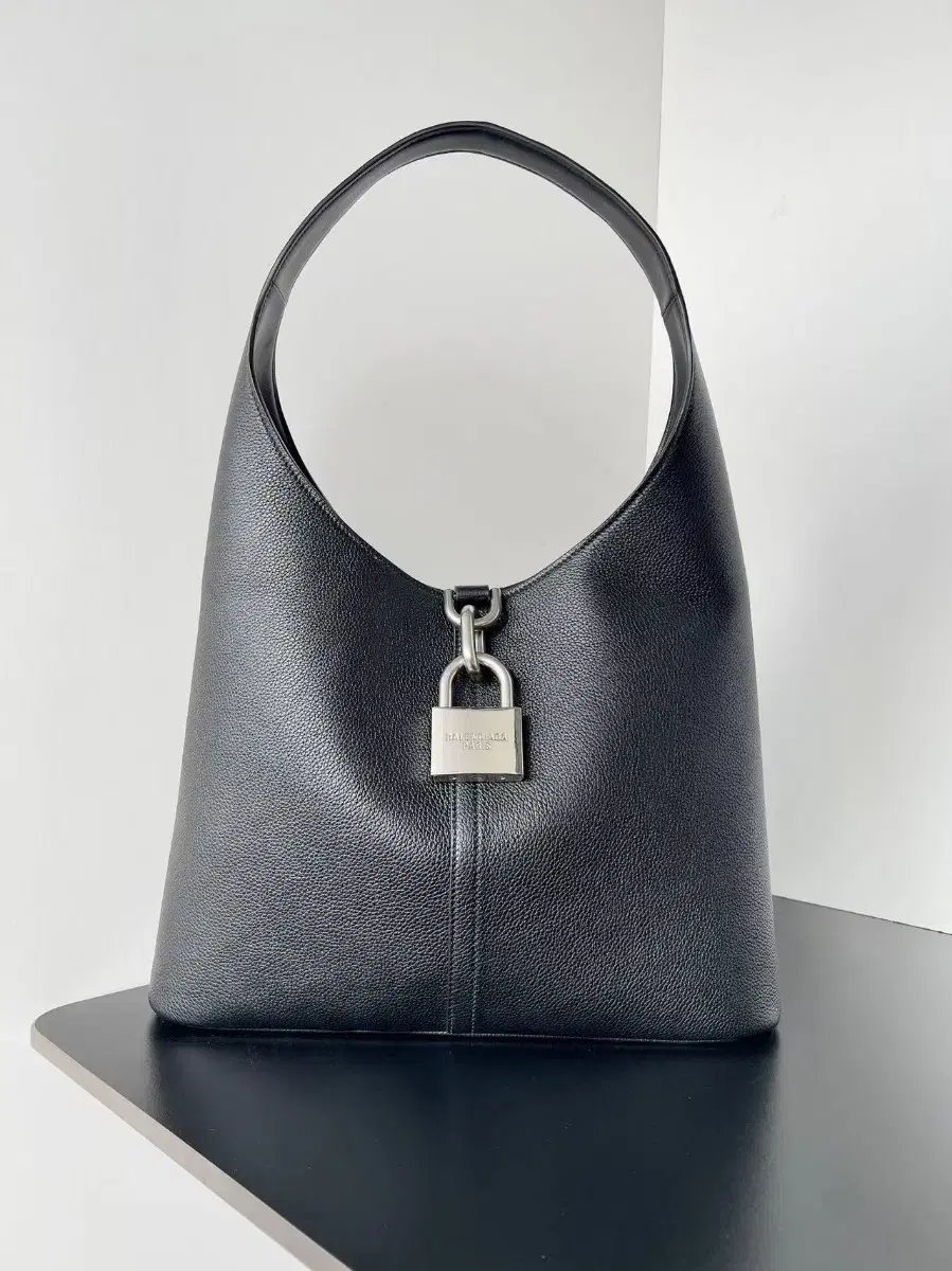 BALENCIAGA 자물쇠 떠돌이 핸드백 쇼퍼백35*61.9*9.9cm