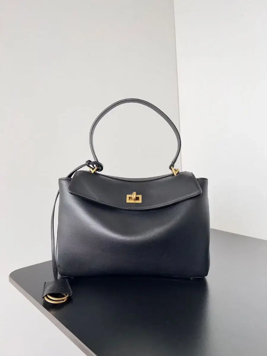 BALENCIAGA S.A.와이드 백 숄더 토트28.9*20*9.9cm