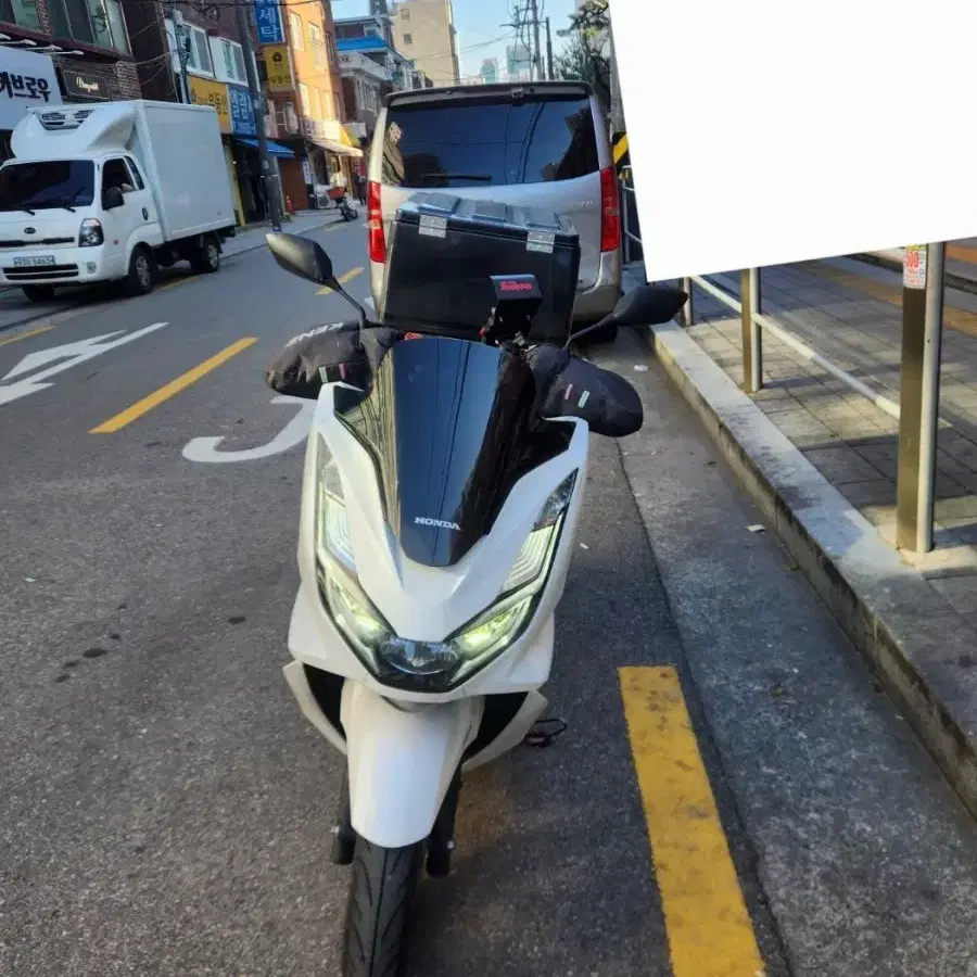 22년식 pcx125 배달용 오토바이 판매합니다(대리기재)