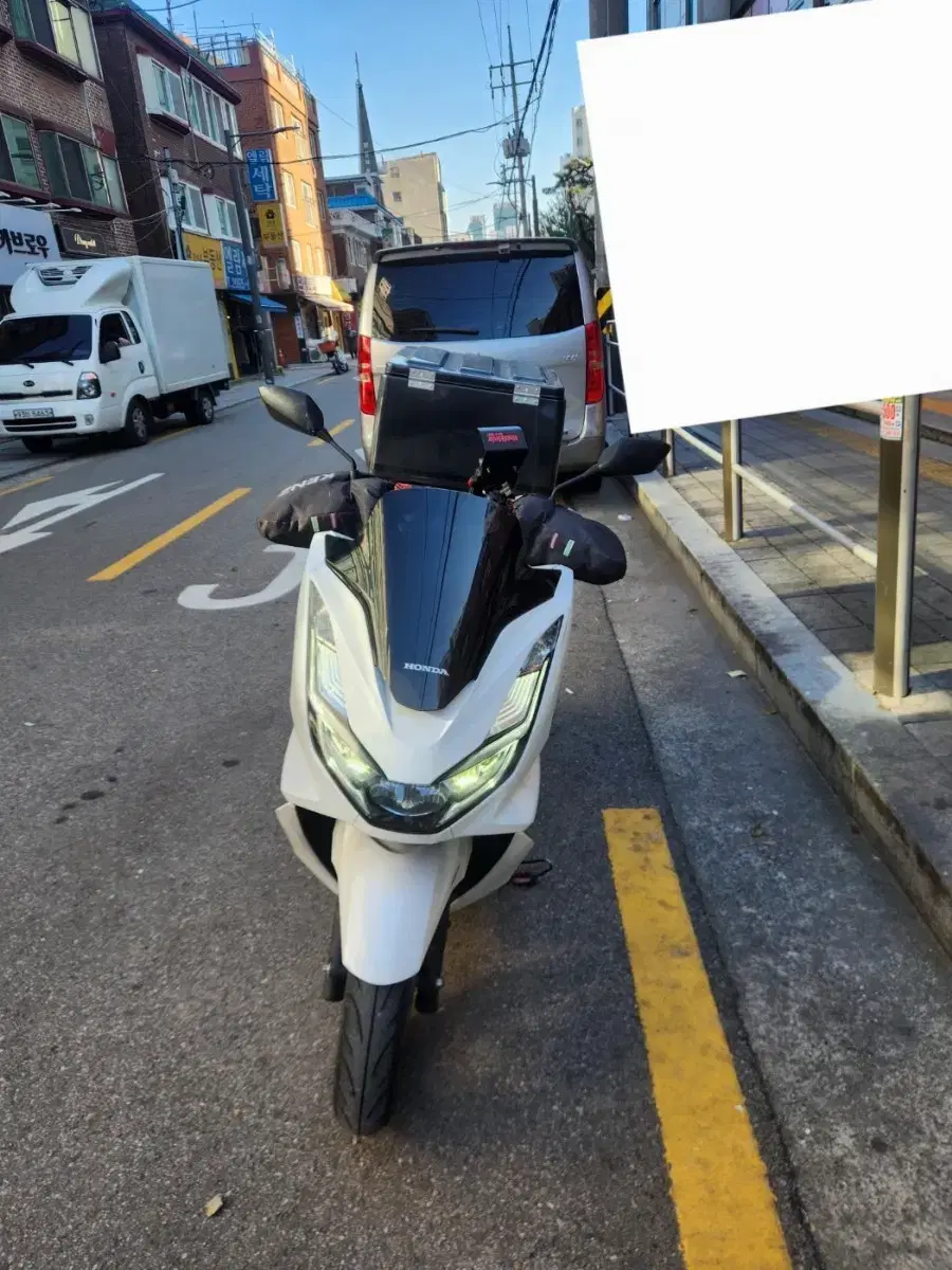 22년식 pcx125 배달용 오토바이 판매합니다(대리기재)