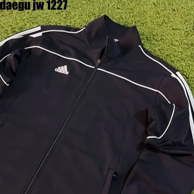 L ADIDAS ZIPUP 아디다스 집업