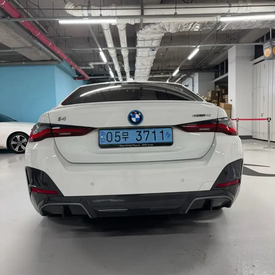 BMW i4 프로 팝니다