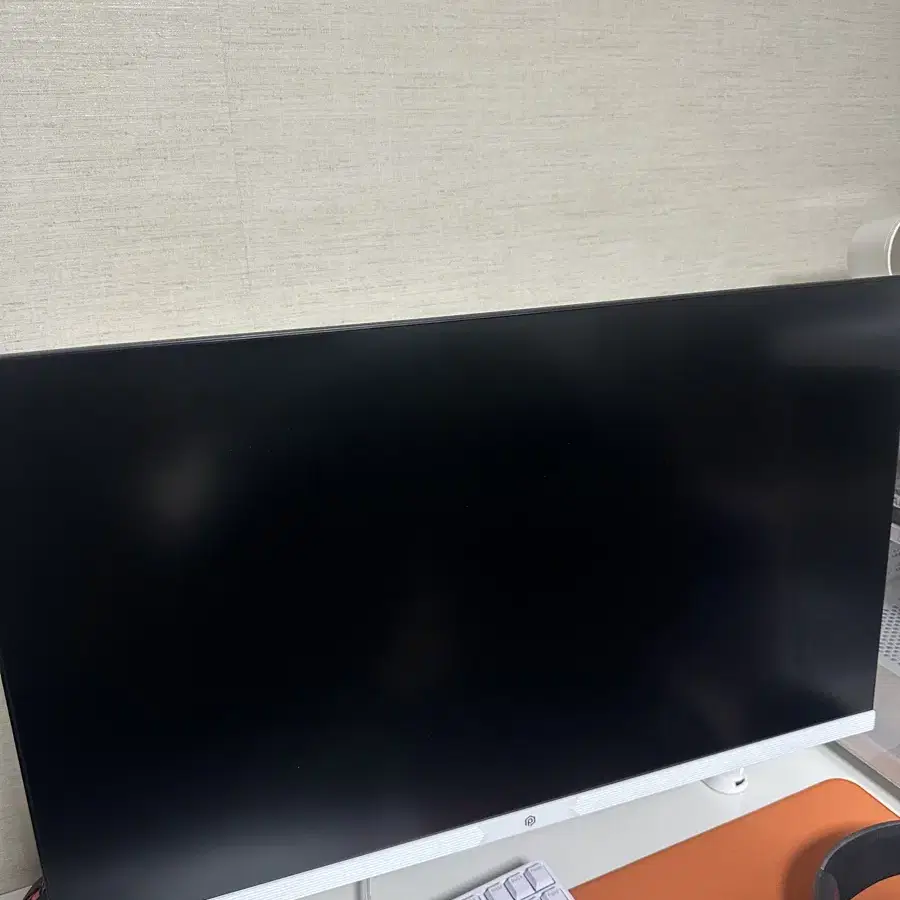 27인치 180Hz QHD 화이트 게이밍모니터