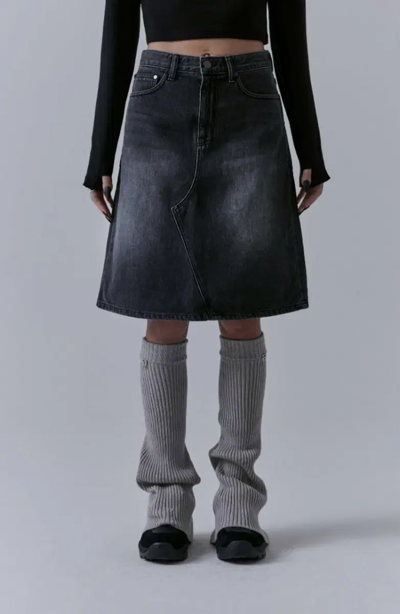 (새상품)트리밍버드 One Button Denim Set-up Skirt