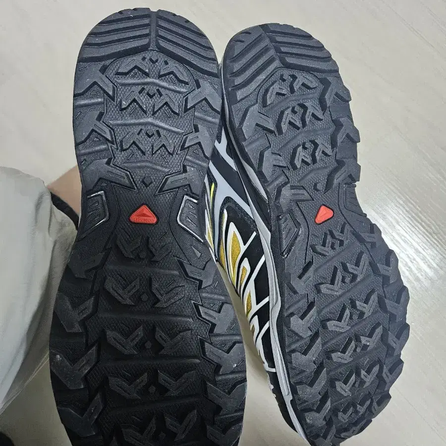 살로몬 X ULTRA 3 WIDE GTX