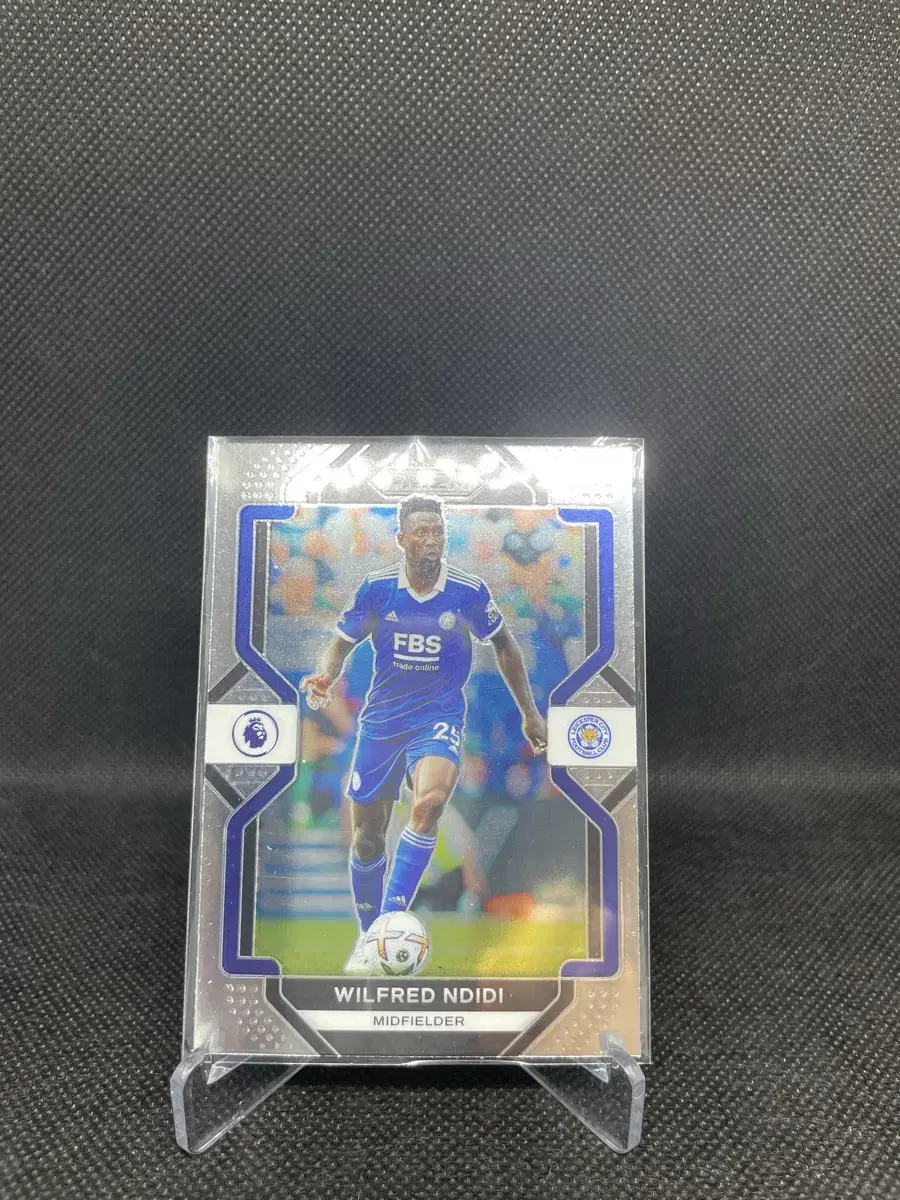 [50% OFF]Panini EPL Prismatic Leicester City Wilfred Ndidi Football Card