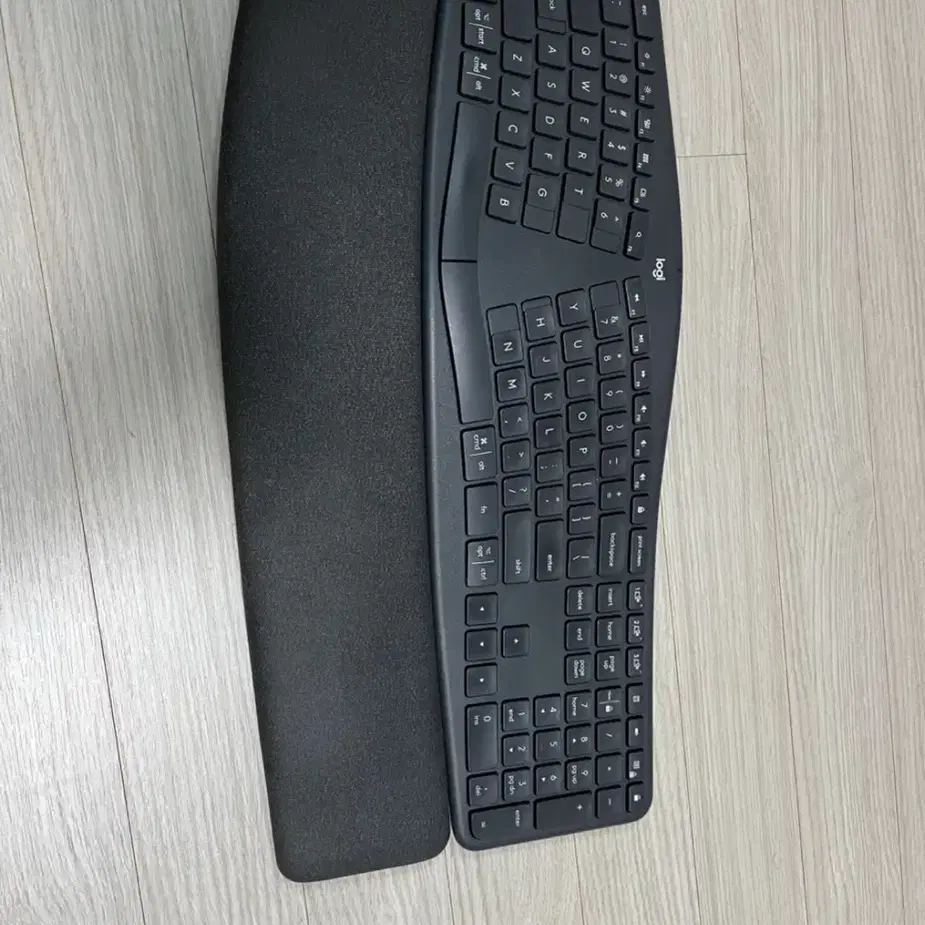 로지텍 K860 인체공학 무선 키보드