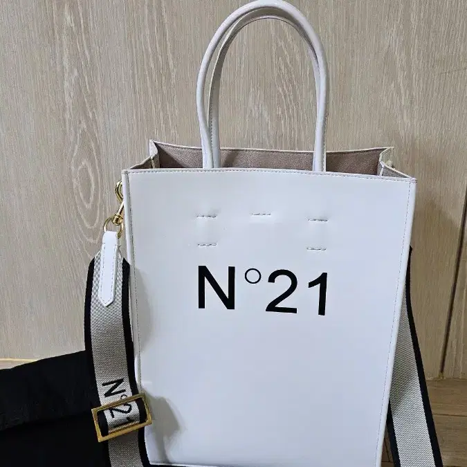 N21 쇼퍼백