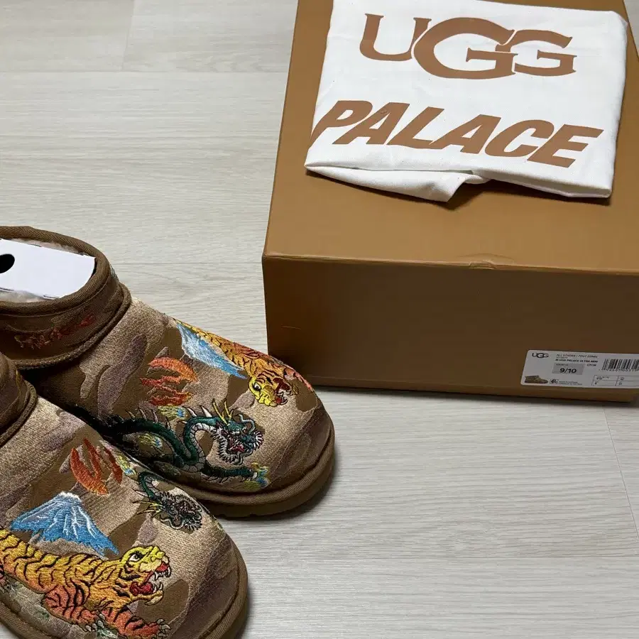 Palace Ugg / 팔라스 어그 US 9 (US 10.5W) 270